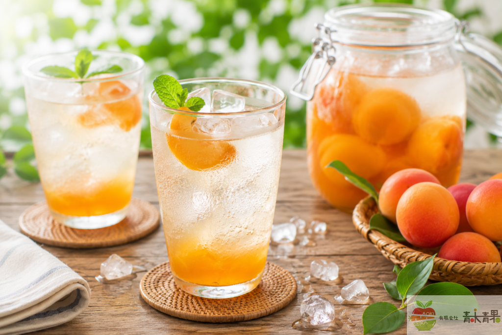 炭酸で割った杏シロップドリンク